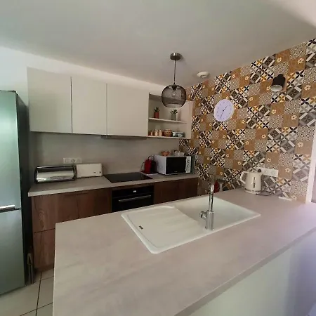 Holiday home Maison De 2 Chambres A A 300 M De La Plage Avec Piscine Partagee Jardin Et Wifi Belgodere (Corsica)